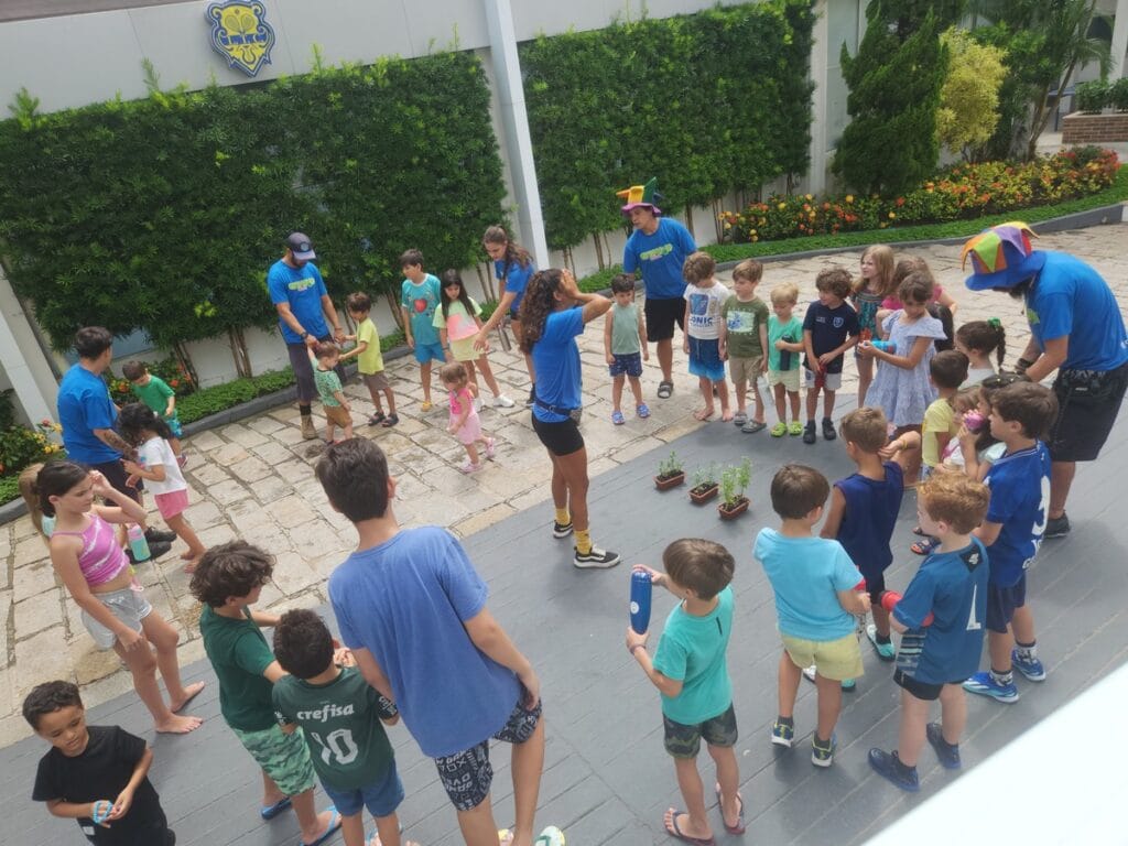 Colônia de férias em florianópolis envolve uma série de atividades de socialização e diversão