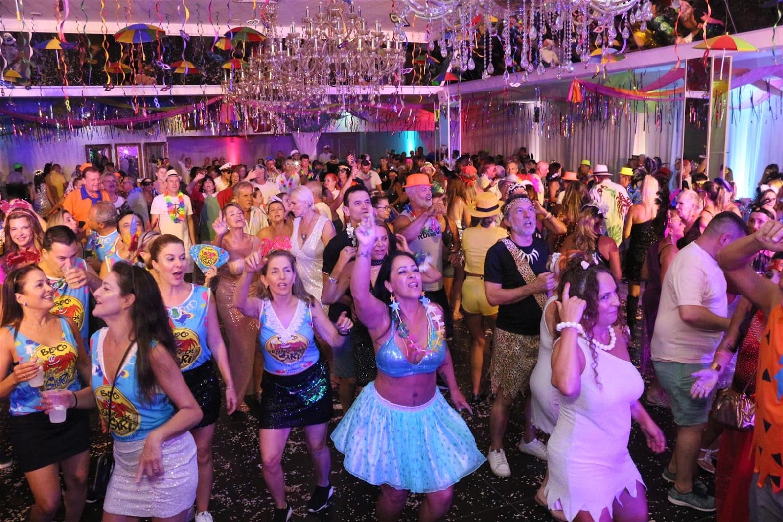 Folira é um dos principais bailes do carnaval em Florianópolis, realizado aqui no Lira